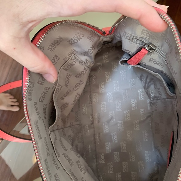 New Michael Kors Cynthia Domed Satchel Saffiano Retail $298 - Picture 9 of 11